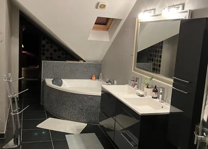 Maison Corneille Proche De Lille Couette-café